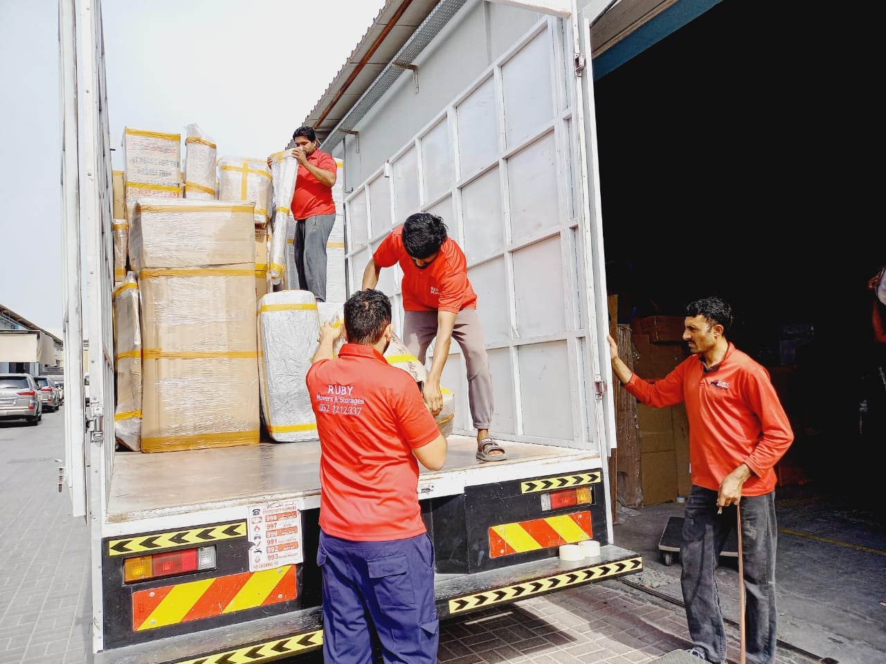 Careful loading and unloading services in Business Bay Dubai